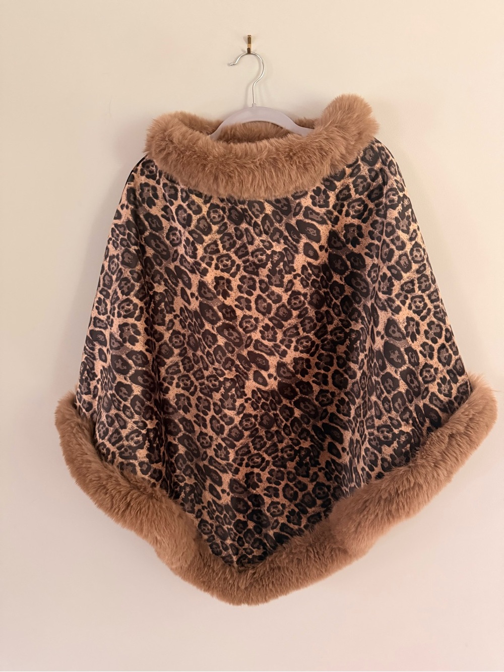 Vince Camuto Leopard-Print Faux-Fur Trim Cape in Tan/Brown